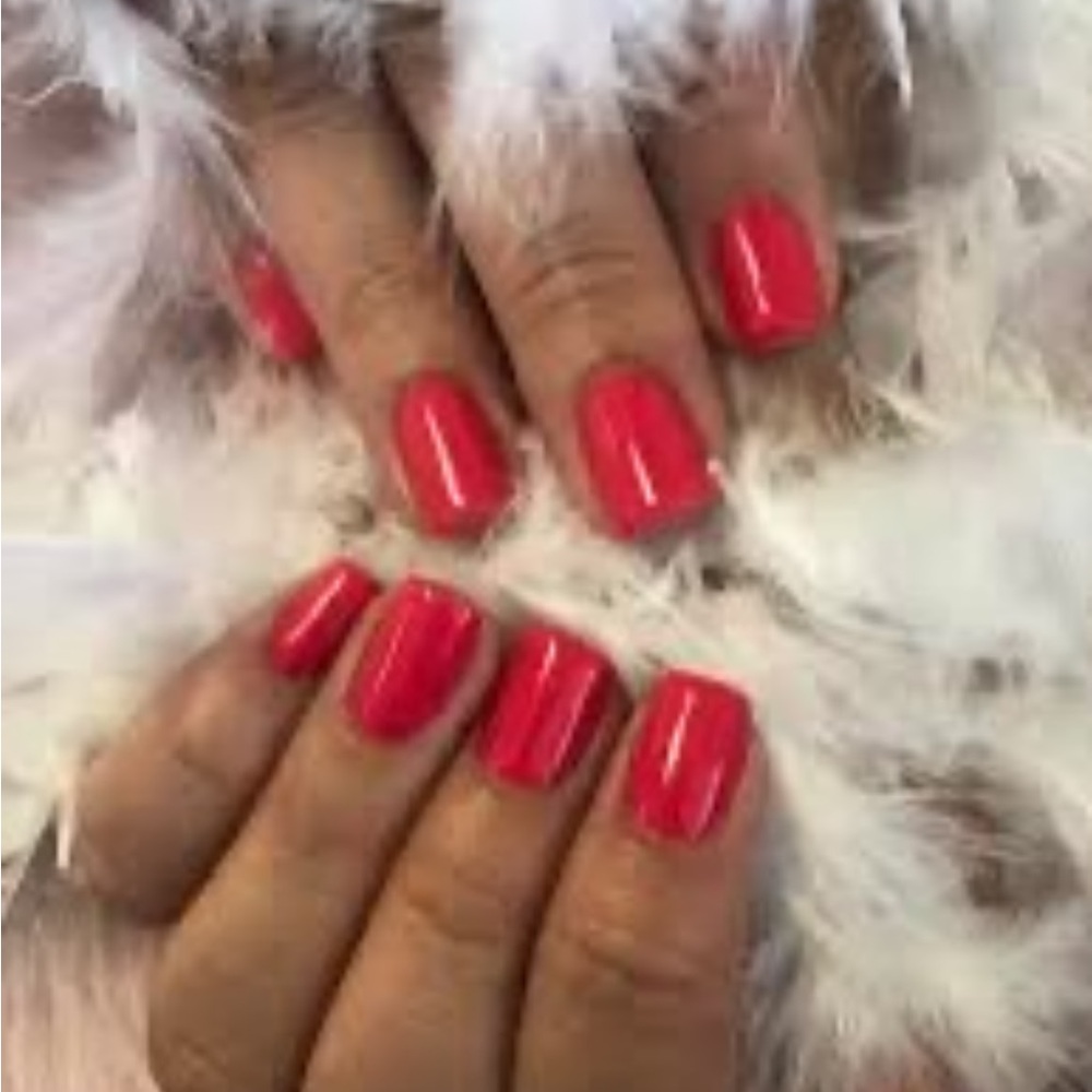 NEW DND CANDY CANE RED NAIL POLISH 💅